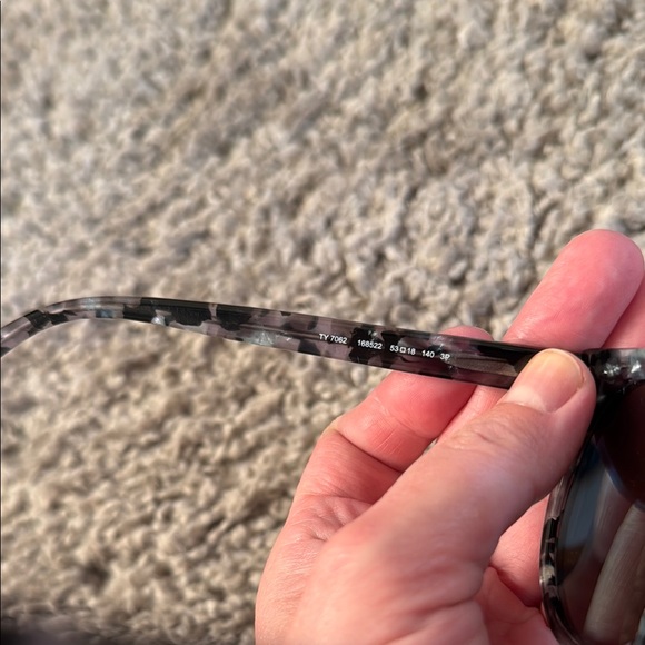 Oversized Black Mirror Fashion Sunglasses - Picture 4 of 7